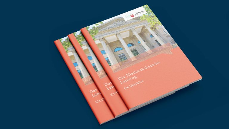 Flyer-Design im neuen Corporate-Design für den Niedersächsischen Landtag von Orange Cube Hamburg