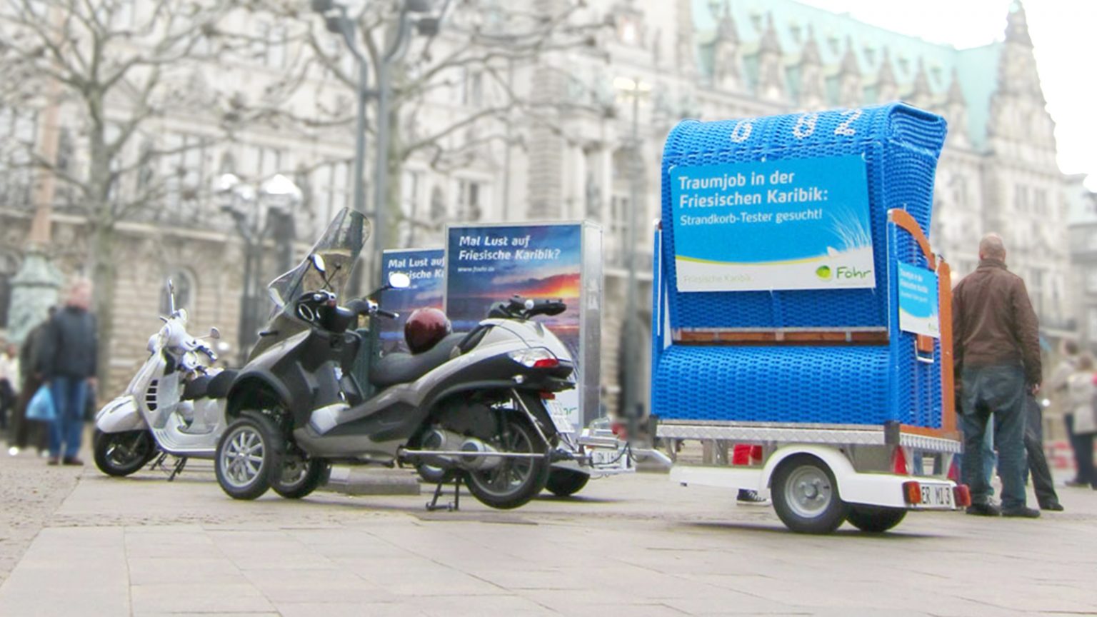 Föhr Guerilla-Marketing mit mobilem Strandkorb in Hamburg