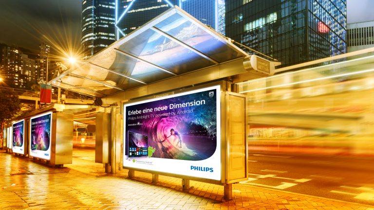 Großflächenplakat zur Philips Ambilight TV Out-of-Home Werbe-Kampagne