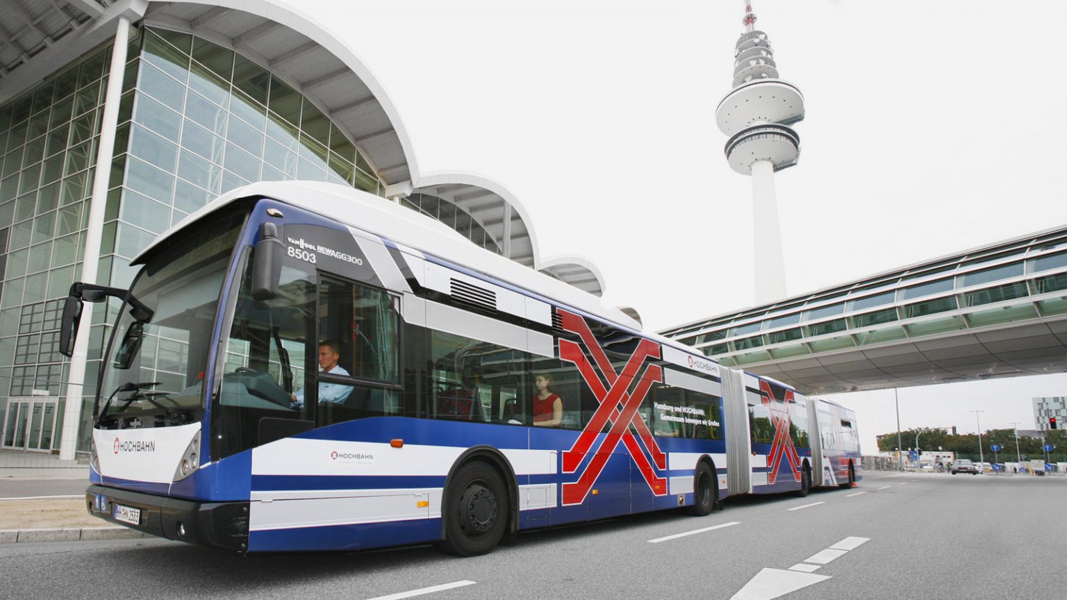Fahrzeuggestaltung der XXL-Busflotte für die Hamburger Hochbahn